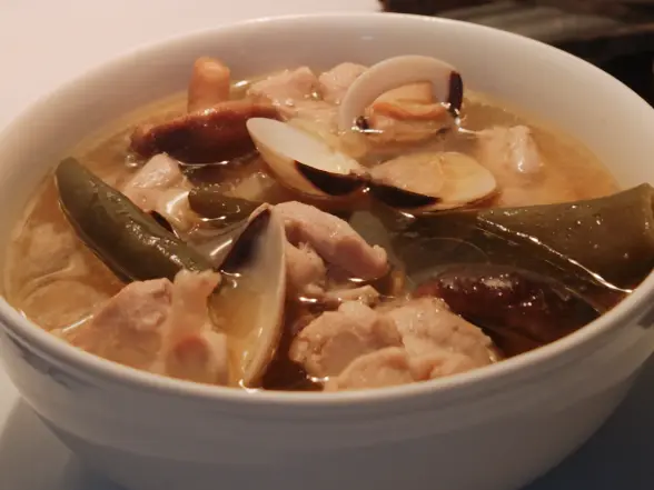 剝皮辣椒蛤蜊雞湯