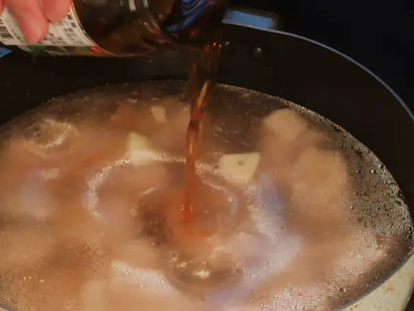 剝皮辣椒蛤蜊雞湯 — $<T k="steps" /> 2