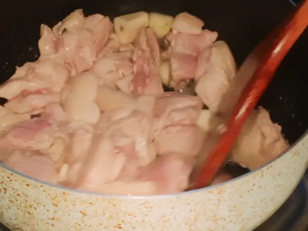 剝皮辣椒蛤蜊雞湯 — $<T k="steps" /> 1