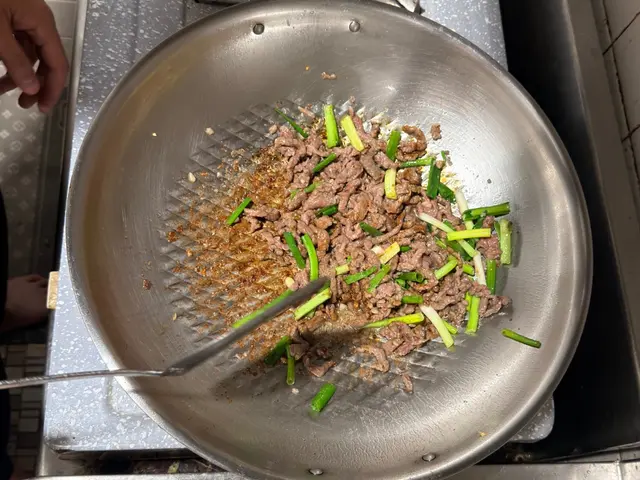 蔥爆牛肉 — $<T k="steps" /> 5