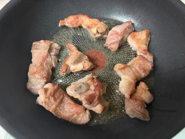 椒鹽排骨（簡單家常版） — $<T k="steps" /> 5