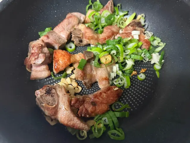 椒鹽排骨（簡單家常版） — $<T k="steps" /> 7