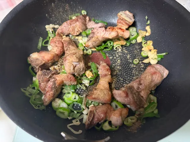 椒鹽排骨（簡單家常版） — $<T k="steps" /> 8