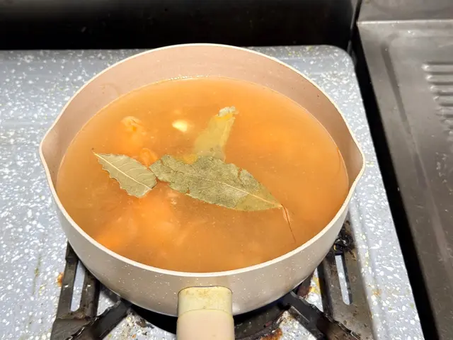 義式海鮮湯 — $<T k="steps" /> 6