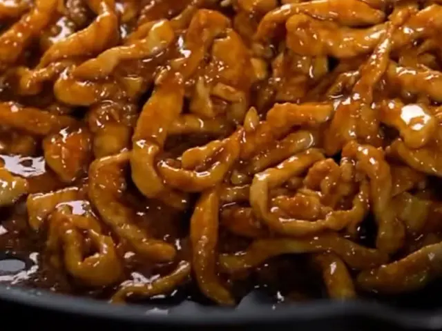 京醬肉絲 — $<T k="steps" /> 2