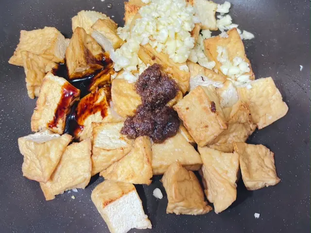 沙茶三角豆乾 — $<T k="steps" /> 3