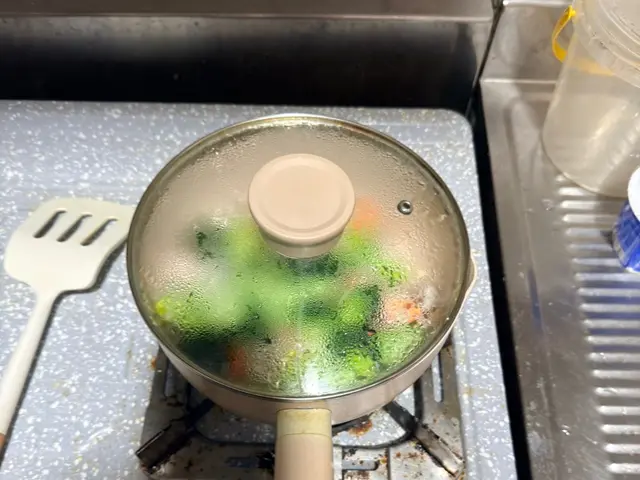 清炒海鮮花椰菜 — $<T k="steps" /> 6