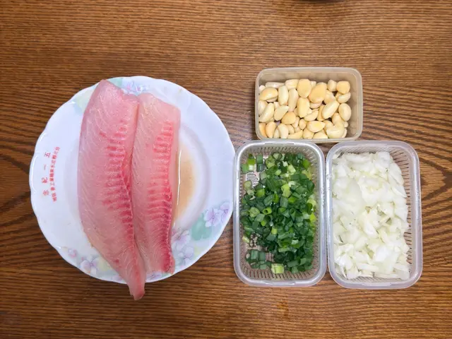 蒜味醬香鯛魚 — $<T k="steps" /> 1