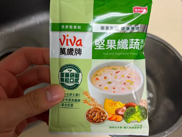 皮蛋鹹蛋粥 — $<T k="steps" /> 3