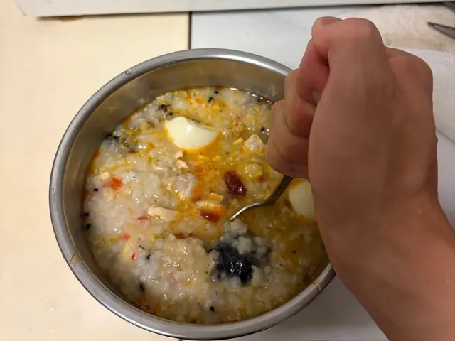 皮蛋鹹蛋粥 — $<T k="steps" /> 11
