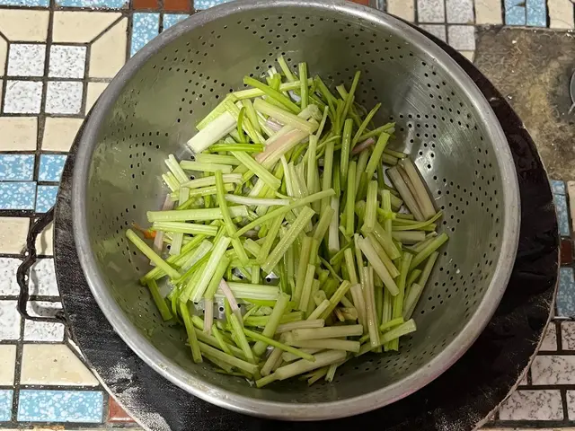 涼拌干絲 — $<T k="steps" /> 5