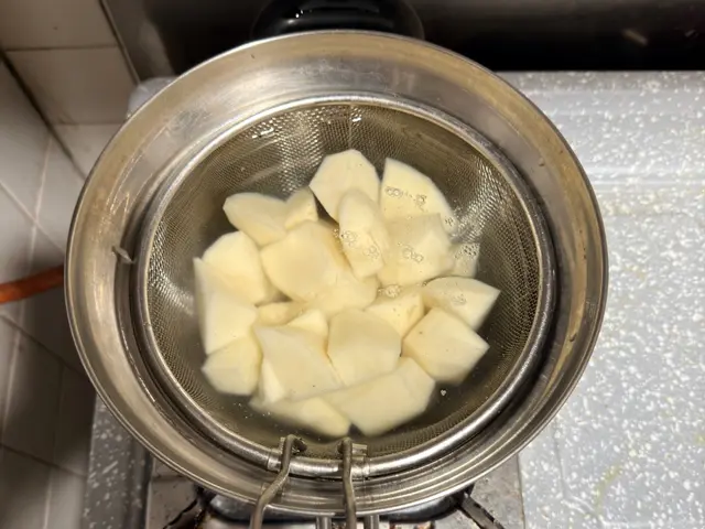 氣炸馬鈴薯佐蒜香優格醬 — $<T k="steps" /> 2