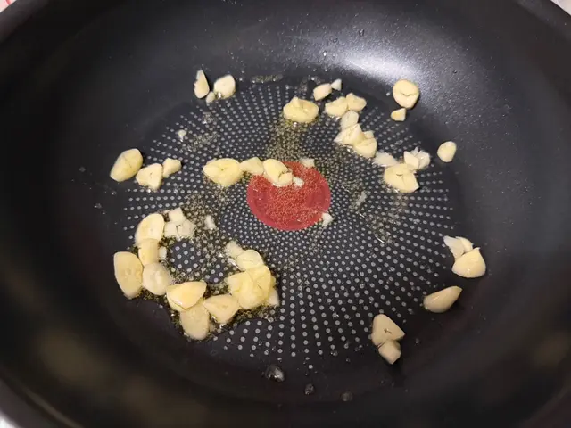 絲瓜豬肉沙茶炒烏龍麵 — $<T k="steps" /> 2